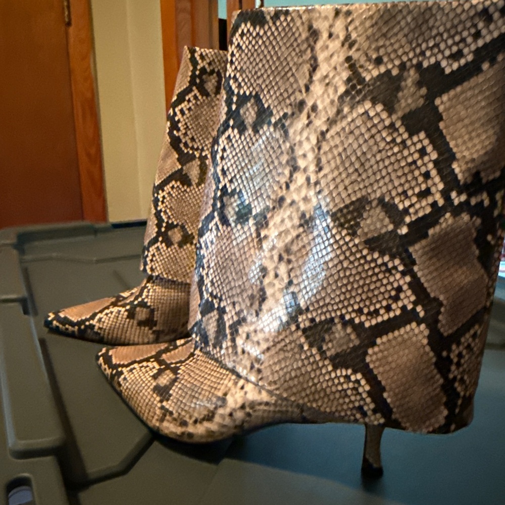 Women’s low heel boots